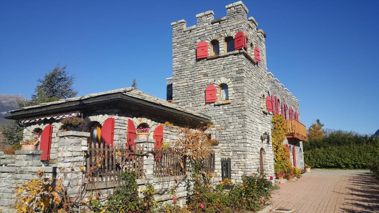 Castel De Daval Bed & Breakfast Сиере Екстериор снимка