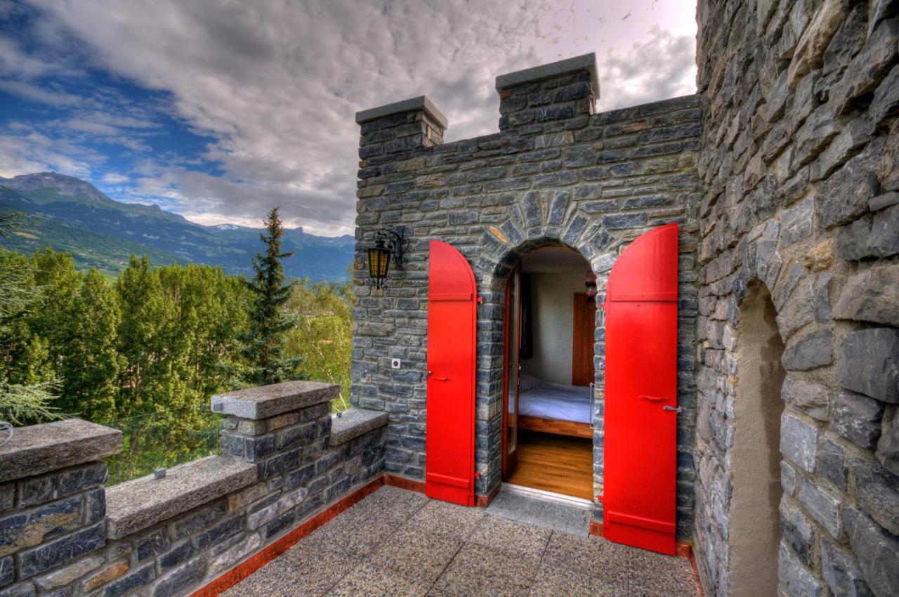 Castel De Daval Bed & Breakfast Сиере Екстериор снимка