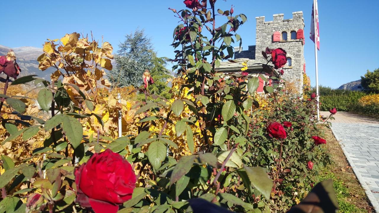 Castel De Daval Bed & Breakfast Сиере Екстериор снимка