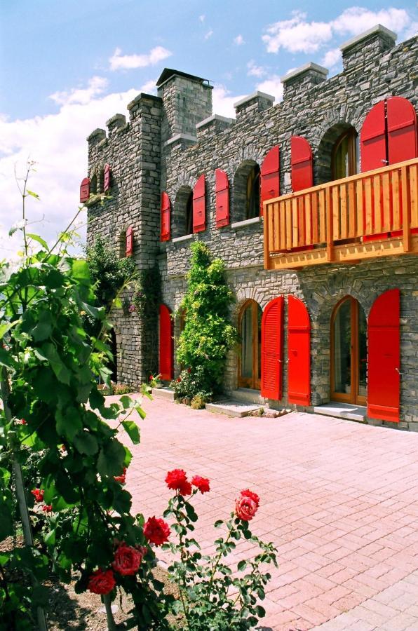 Castel De Daval Bed & Breakfast Сиере Екстериор снимка