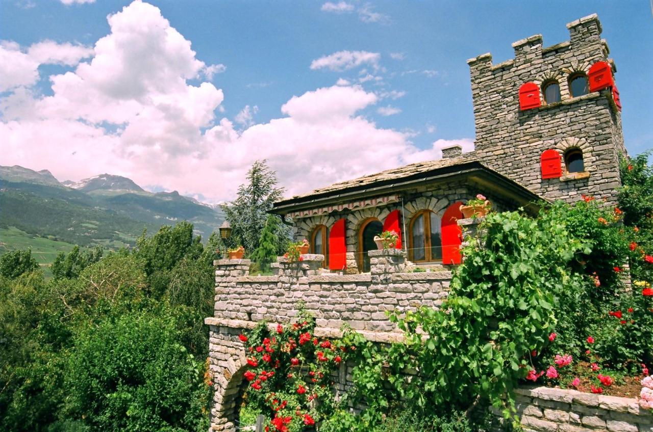 Castel De Daval Bed & Breakfast Сиере Екстериор снимка