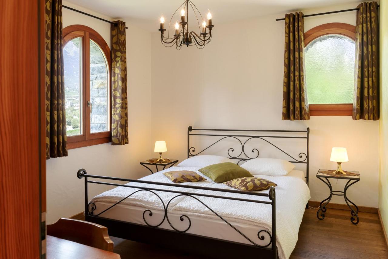 Castel De Daval Bed & Breakfast Сиере Екстериор снимка