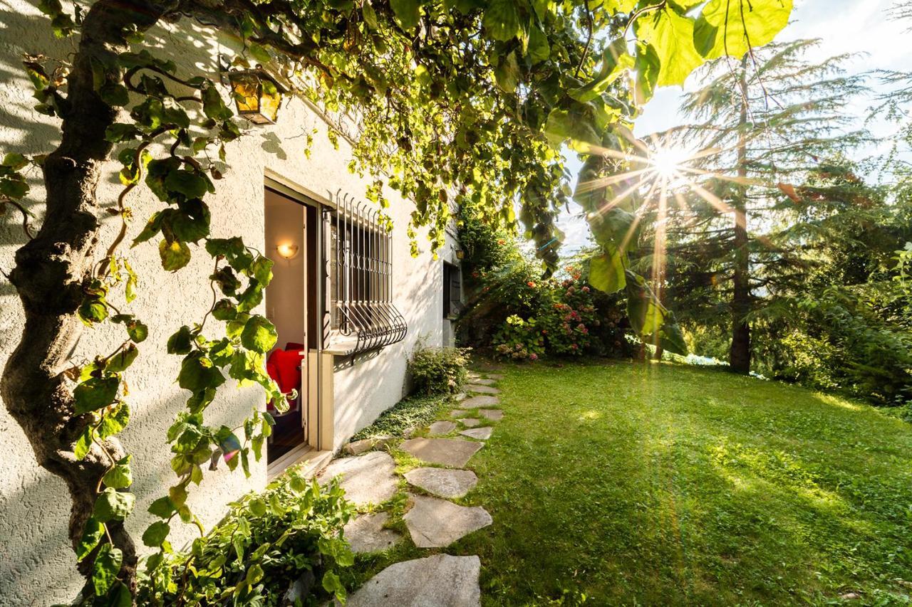 Castel De Daval Bed & Breakfast Сиере Екстериор снимка