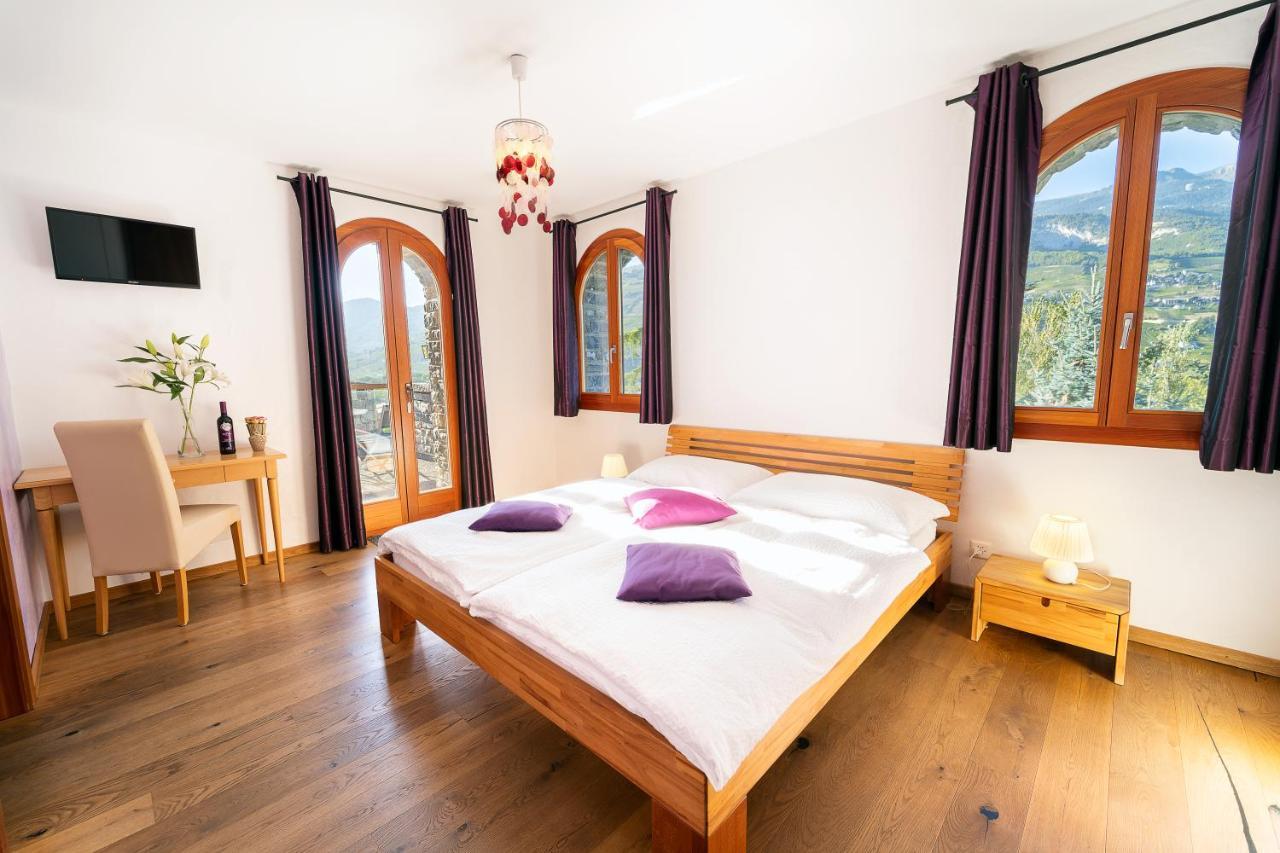 Castel De Daval Bed & Breakfast Сиере Екстериор снимка