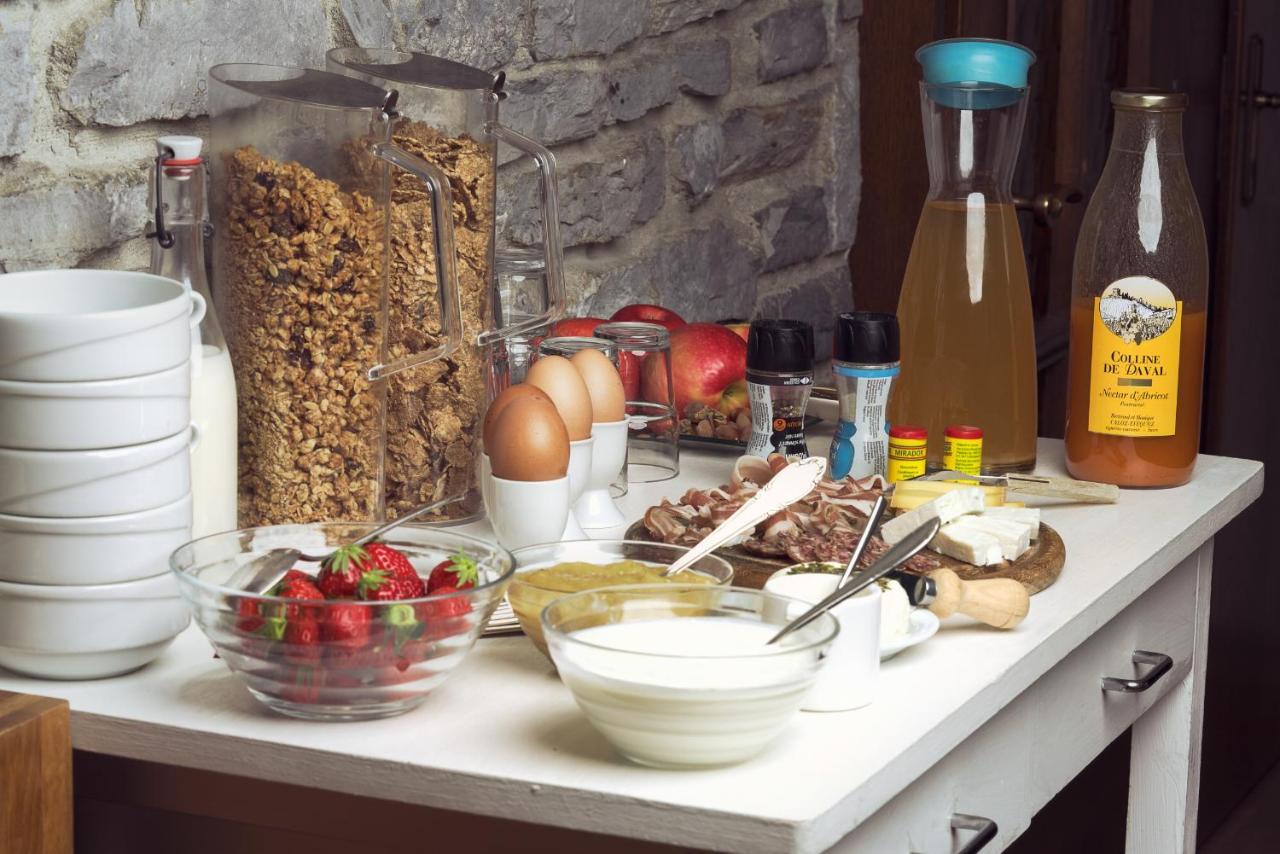 Castel De Daval Bed & Breakfast Сиере Екстериор снимка
